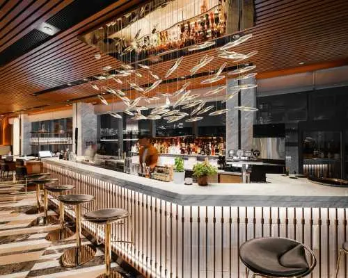 啟德｜香港啟德帝盛酒店｜Jin Bo Law 空中酒吧 ｜《煞科無限 Loop》廣東勁歌派對