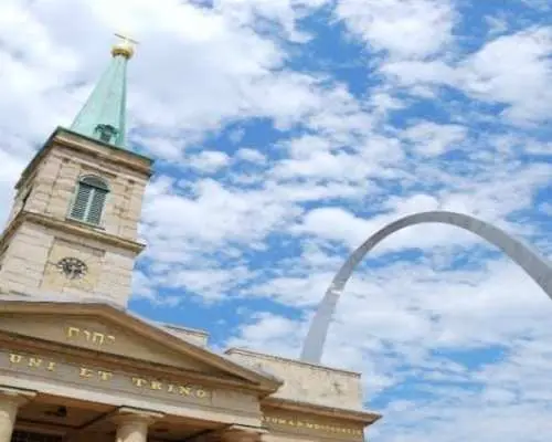 St. Louis Arch guided tour with Gateway boat cruise