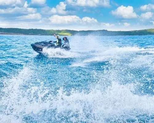 【沖縄・古宇利島・水納島】3時間コース｜絶景ジェットスキーツーリング｜透明度抜群の海を爽快クルージング｜写真動画無料