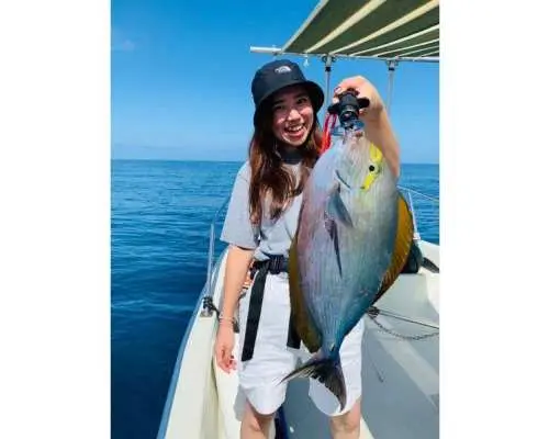 距离那霸（冲绳/北谷）35分钟车程 浮潜和钓鱼 ❤️套餐❤️ 可当日预订 ⭕ 3-6岁儿童免费钓鱼 ⭕ 可在航班前后进行 ⭕ 免费提供照片、视频、毛巾和凉鞋 ⭕