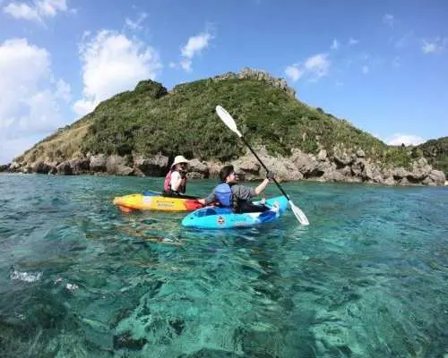 絶景！宮城島のパワースポット果報バンタ＆シークレットビーチ上陸カヤックツアー！
