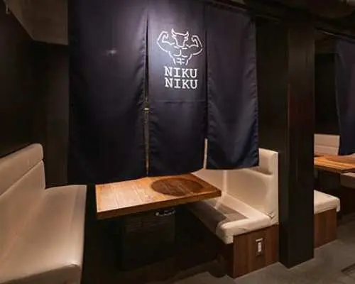 รปปงงิ โตเกียว | มาโช มาโช ร้านยากินิกุสไตล์กล้ามโต | ชุดอาหารพิเศษตามธีมการแสดง