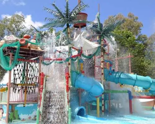 Aqualand kèm dịch vụ đưa đón