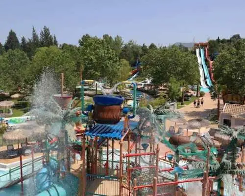 Aqualand kèm dịch vụ đưa đón