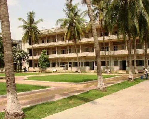 Half-day Tuol Sleng Genocide Museum and Russian Market tour