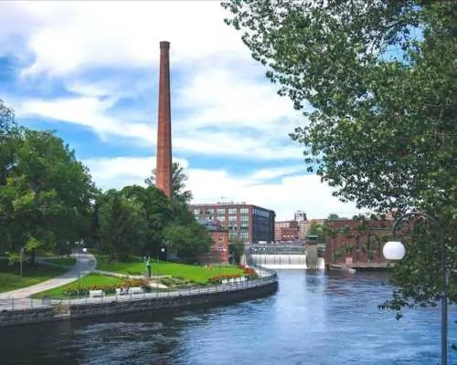 2-hour Tampere walking tour with a local guide