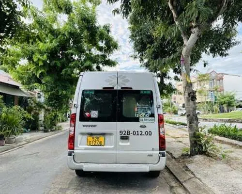Private transfer Noi Bai airport to a hotel in Ha Long or opposite