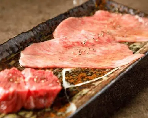 東京の肉麻布新橋で日本の焼肉体験