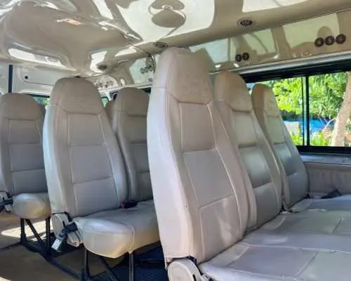 Private transfer between Phu Quoc Airport and Duong Dong Town