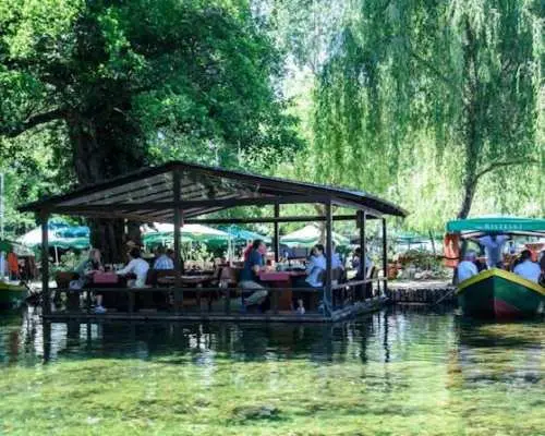圣纳乌姆乘船之旅