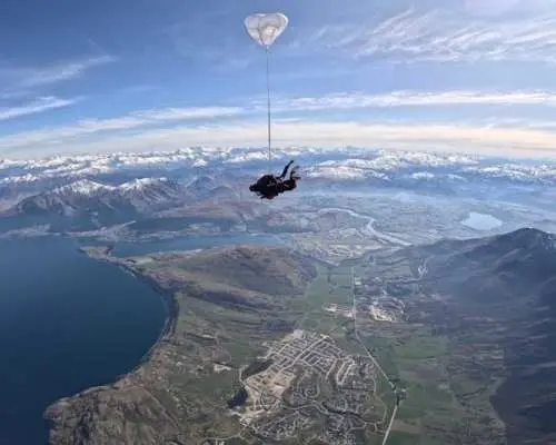 9,000ft Skydiving Experience in Queenstown