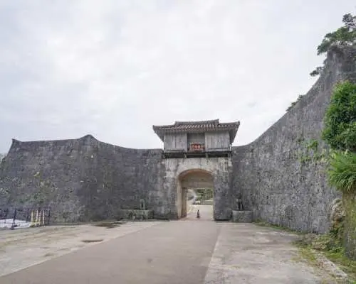 Okinawa royal history and culture walking tour in Shuri