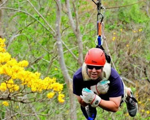 Congo trail canopy zip-lining tour in Costa Rica