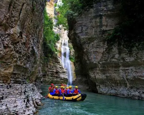 Canyon excursion and rafting on the Osum River