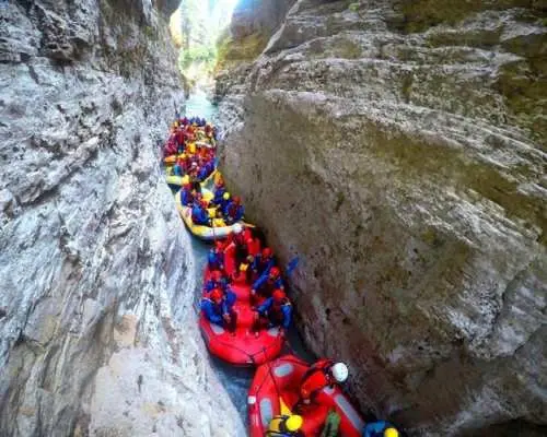 Canyon excursion and rafting on the Osum River