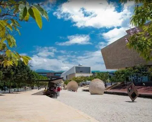 麦德林私人旅游