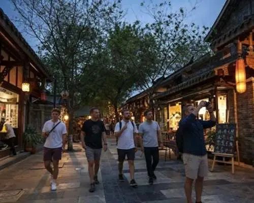 Chengdu private evening tour with hot pot dinner