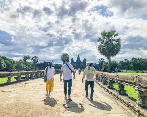 Chuyến phiêu lưu khám phá đền Angkor bằng xe Vespa