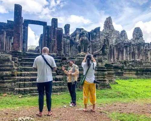 Chuyến phiêu lưu khám phá đền Angkor bằng xe Vespa