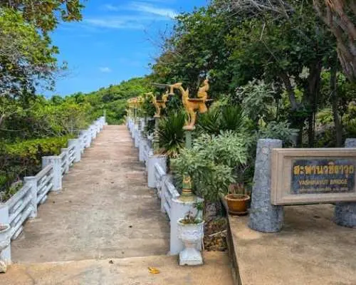 Tuktuk Tour in Koh Sichang Island from Pattaya
