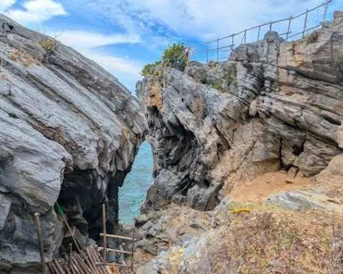 Tuktuk Tour in Koh Sichang Island from Pattaya