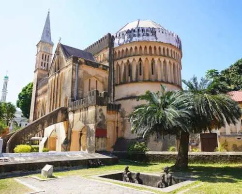 Zanzibar历史名城石头城和监狱岛私人之旅