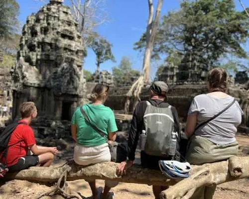 Siem Reap bike tour with visit to Angkor Wat