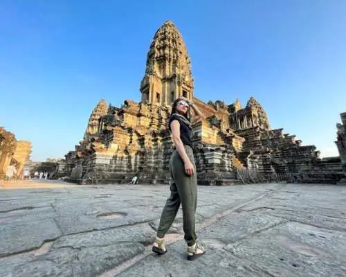 Sunrise Guided tour of Angkor Wat Temple with Breakfast