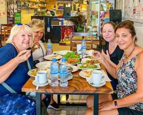 Evening food tour in Phnom Penh