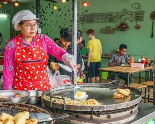Evening food tour in Phnom Penh