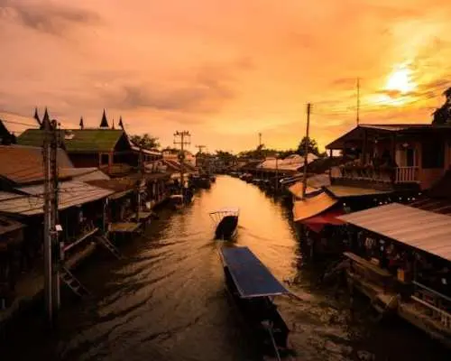 Amphawa Floating Market and Maeklong Railway Market tour