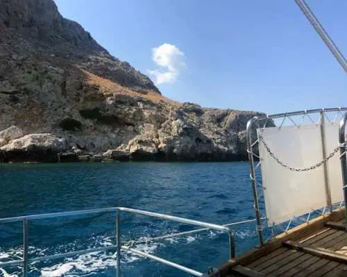 เฉพาะตั๋วสำหรับทริปล่องเรือชมแสงแดดและทะเลโรดส์จาก Kolymbia เท่านั้น