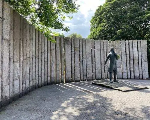 Explore Turtle Bunbury's Dublin on a self-guided audio tour