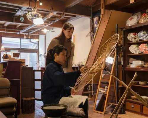 Mini Wagasa Making with Professional Artisan in Kanazawa