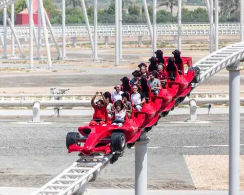 ドバイ発：フェラーリワールドチケット付きアブダビ日帰りツアー｜アラブ首長国連邦