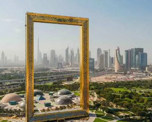 ドバイ：アブラ船乗船と写真撮影スポットを含む市内観光｜アラブ首長国連邦