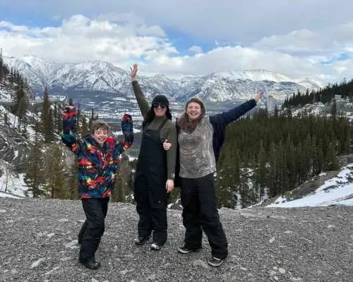 Canmore/Banff Snowshoeing Adventure Including Transportation｜Canada