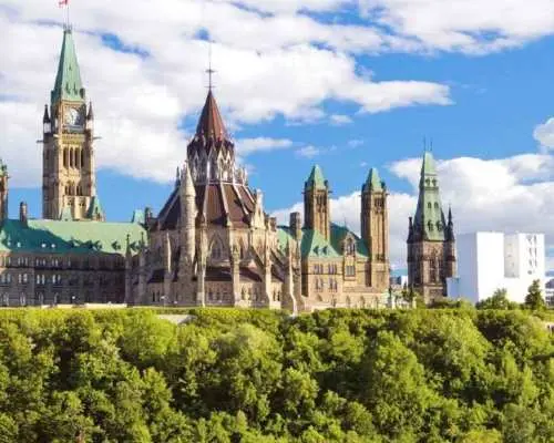 Small group: Toronto, Montreal, Quebec & Niagara 4-Day Tour｜Canada