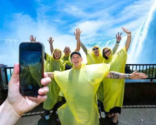 Niagara Falls: Feel the Mist with Journey & Boat Cruise｜Canada