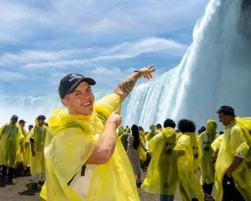 Niagara Falls: Helicopter Ride, City Cruise & Skylon Tower｜Canada