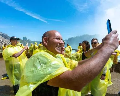 Niagara Falls: Feel the Mist with Journey & Boat Cruise｜Canada