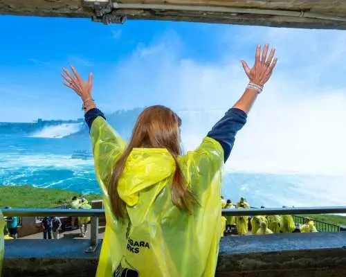 Niagara Falls: Feel the Mist with Journey & Boat Cruise｜Canada