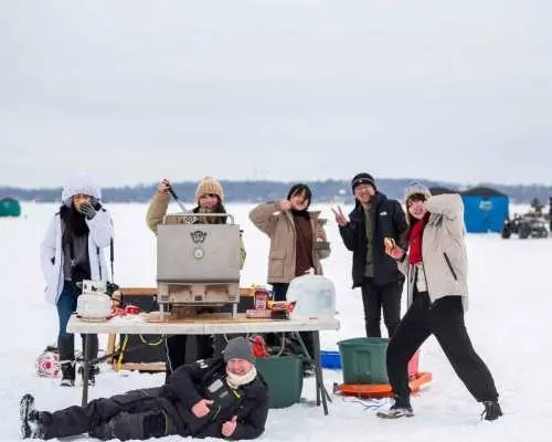Lake Simcoe: Ice fishing experience｜Canada