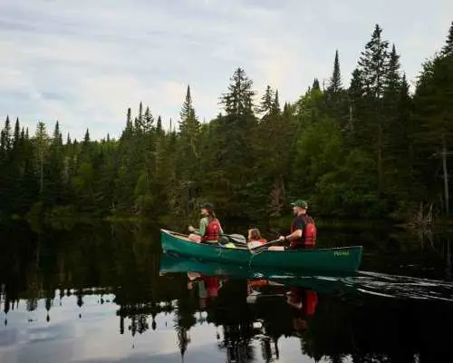 Mont-Tremblant National Park: Guided Canoe Tour of the Méandres de la Diable｜Canada