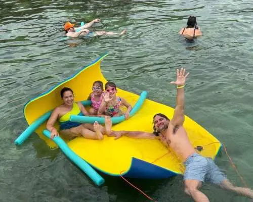 Marathon: Morning Mimosas Boat Tour with Swim Stop｜United States