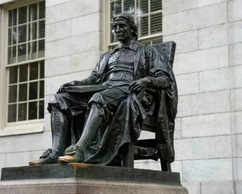 Cambridge: Harvard University Walking Tour with T-Shirt｜United States