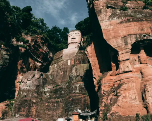 Chengdu, China · Leshan | Boarding at Taikoo Li IFS | In-depth tour of the Panda Base | Round-trip high-speed train | Climbing and viewing the Leshan Giant Buddha | Food exploration at Zhanggong Bridge | English-speaking tour guide service | Small group tour (minimum 1 person)