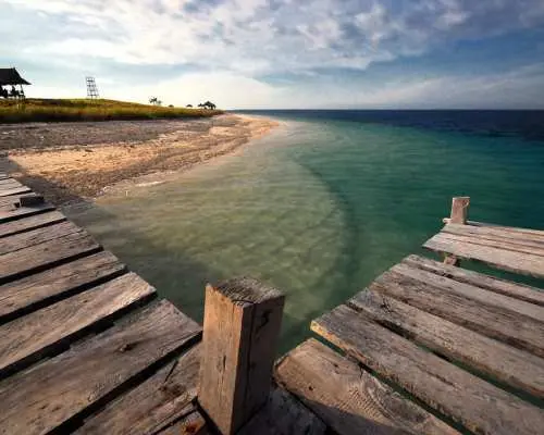 Lombok to Sumbawa: 2-Day Kenawa Savanna & Whale Shark Snorkeling Experience