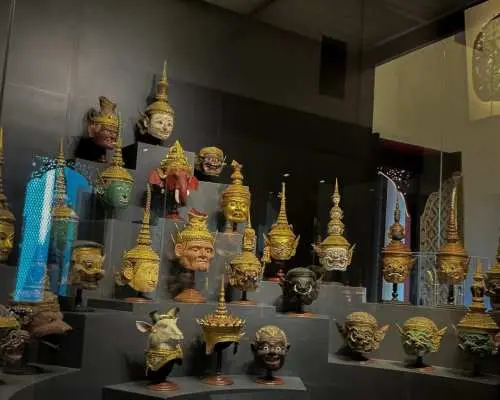 Private 1-Day Driver Service in Bangkok: Historic Sites & Uruea Cafe (Wat Paknam View) | Thailand