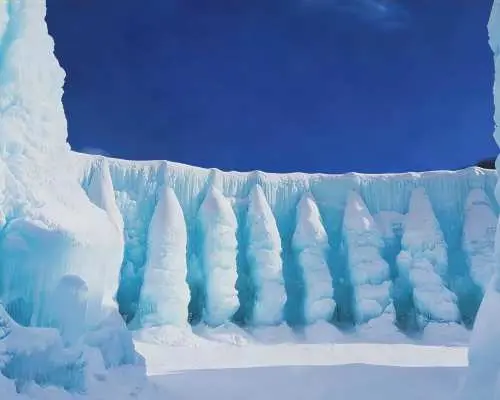 [Winter Limited Time - Sapporo Departure] Jozankei Snow Scene Tour × Lake Shikotsu Ice Festival Night View | Optional Hot Spring/Rafting/Hiking & Lakeside Snow Tubing Day Trip